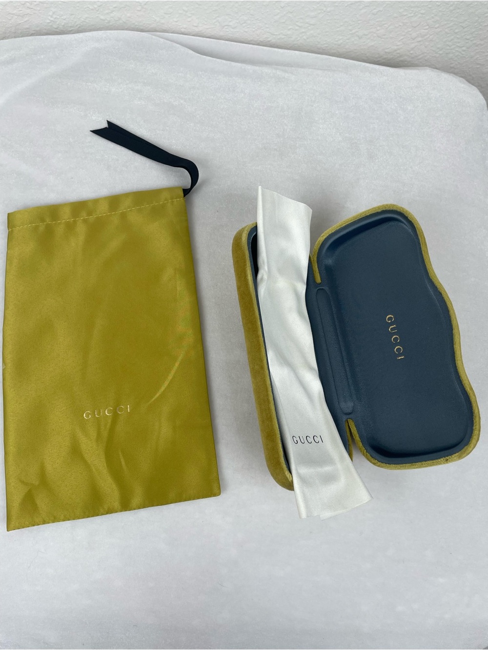 GUCCI green velvet eye glasses case set